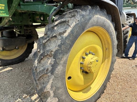 Image of John Deere 410R equipment image 3