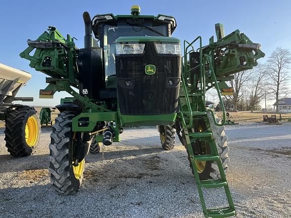 Image of John Deere 410R equipment image 3