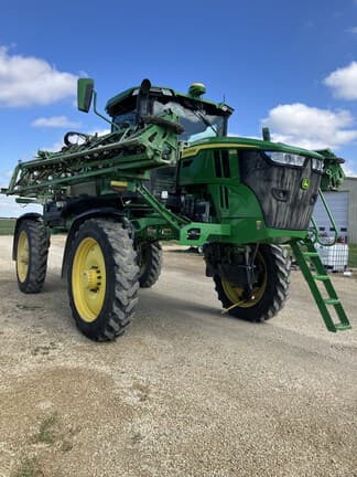 Image of John Deere 410R equipment image 1