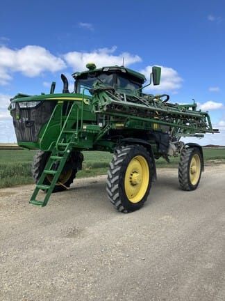 2022 John Deere 410R Equipment Image0