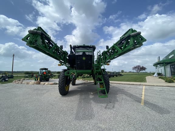 Image of John Deere 410R equipment image 1