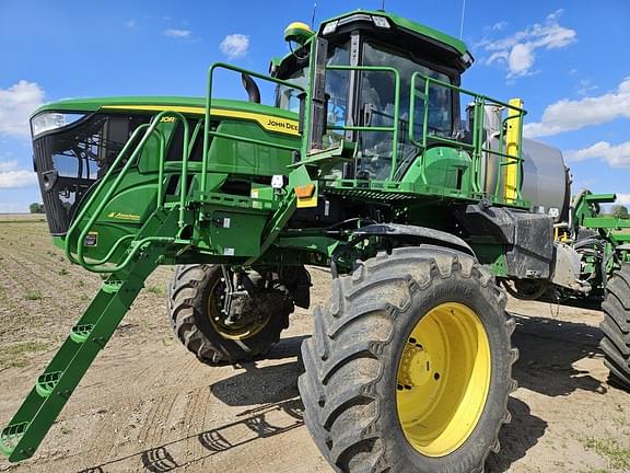 Image of John Deere 410R equipment image 3