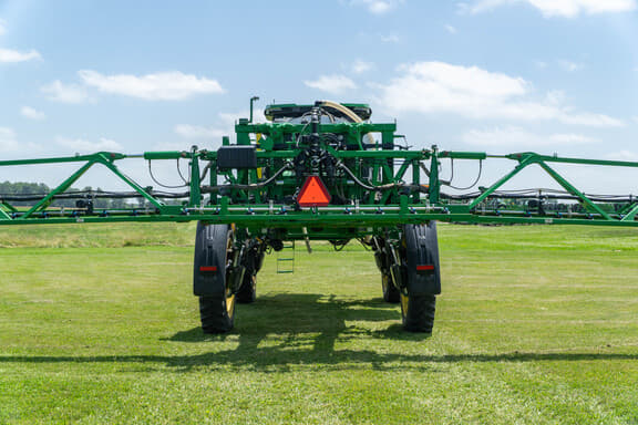 Image of John Deere 410R equipment image 3
