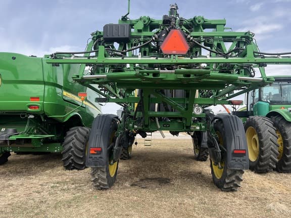 Image of John Deere 410R equipment image 4