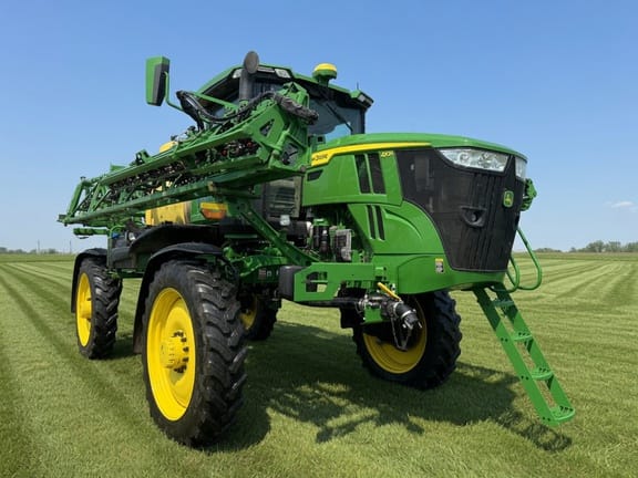2022 John Deere 410R Equipment Image0