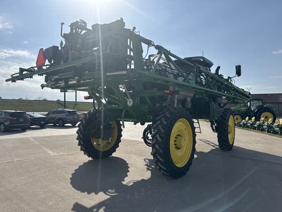 Image of John Deere 410R equipment image 4