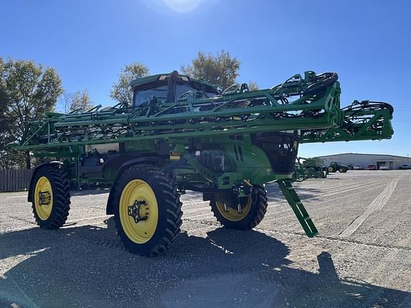 Image of John Deere 410R equipment image 2