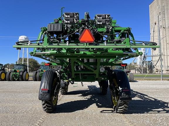 Image of John Deere 410R equipment image 4