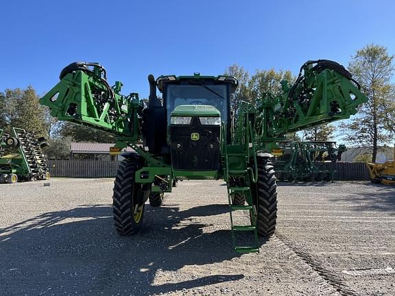 Image of John Deere 410R equipment image 1