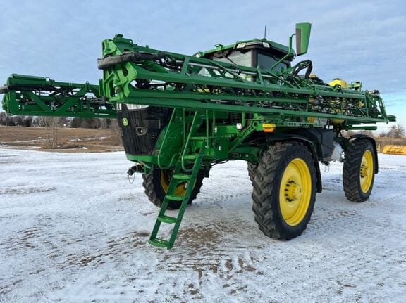 2022 John Deere 410R Equipment Image0