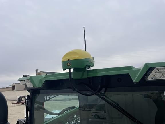 Image of John Deere 410R equipment image 4