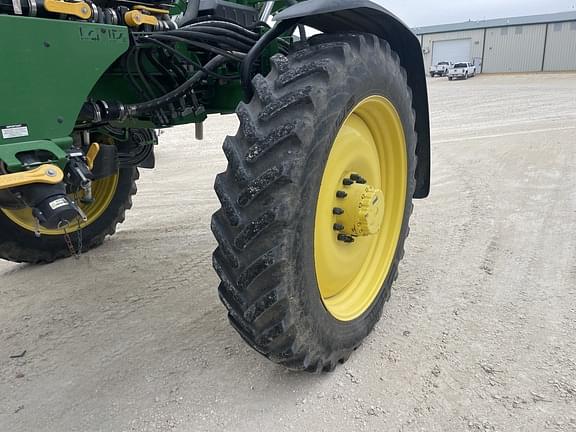 Image of John Deere 410R equipment image 3