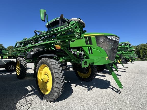 Image of John Deere 410R equipment image 1