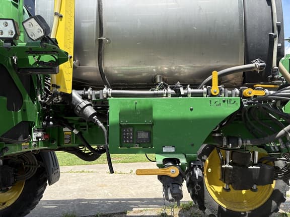 Image of John Deere 410R equipment image 4