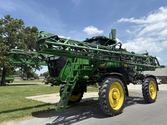 2022 John Deere 410R Equipment Image0