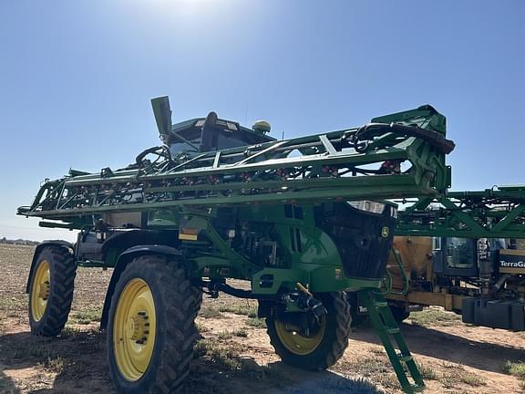 Image of John Deere 410R equipment image 3