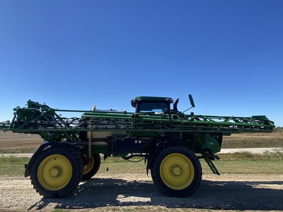 Image of John Deere 410R equipment image 3