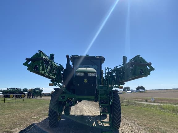 Image of John Deere 410R equipment image 1