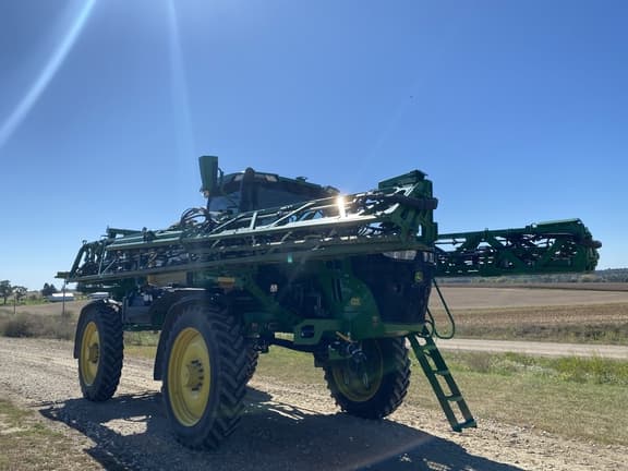 Image of John Deere 410R equipment image 2