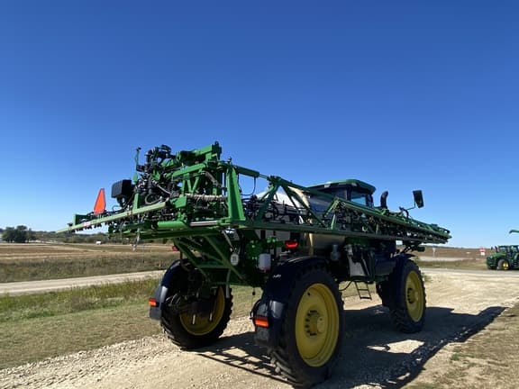 Image of John Deere 410R equipment image 4