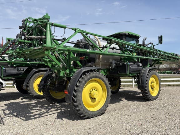 Image of John Deere 410R equipment image 1
