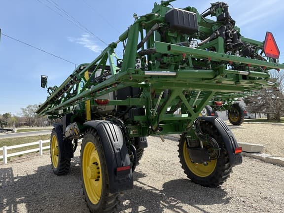 Image of John Deere 410R equipment image 2