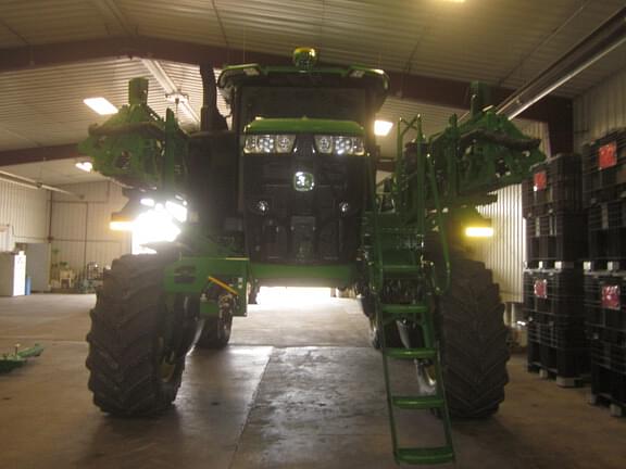 Image of John Deere 410R equipment image 3