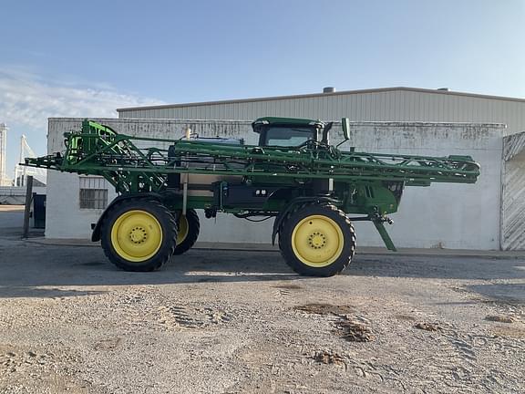 Image of John Deere 410R equipment image 2