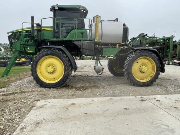 Image of John Deere 410R equipment image 2