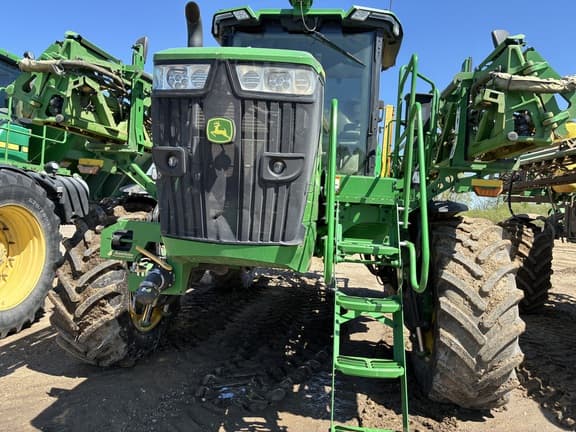 Image of John Deere 410R equipment image 1