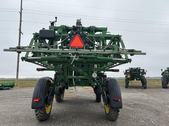 Image of John Deere 410R equipment image 3