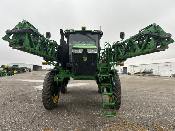 Image of John Deere 410R equipment image 1
