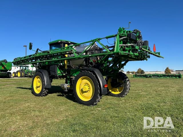 Image of John Deere 410R equipment image 4