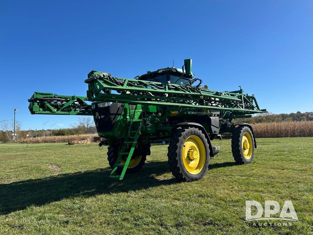 Image of John Deere 410R Primary image