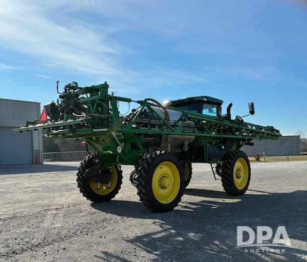 Image of John Deere 410R equipment image 3