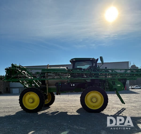 Image of John Deere 410R equipment image 4