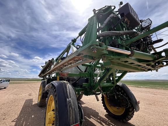 Image of John Deere 412R equipment image 4