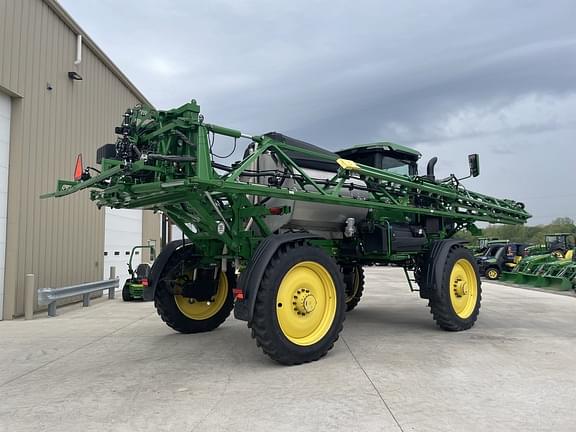 Image of John Deere 412R equipment image 3