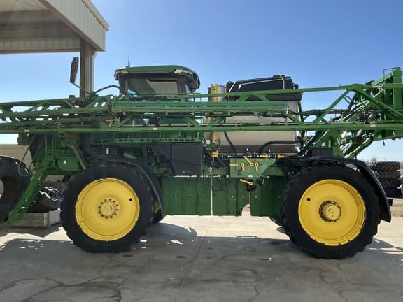 Image of John Deere 412R equipment image 4