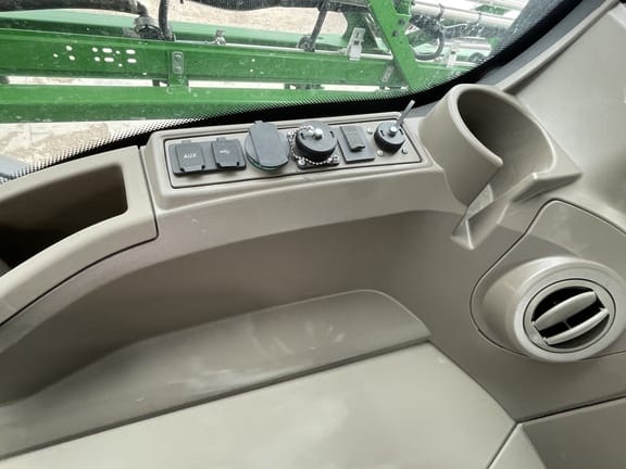 Main image John Deere 412R