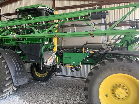 Image of John Deere 412R equipment image 3