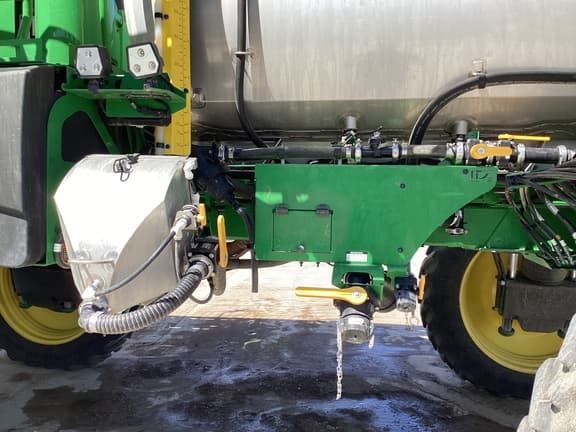 Image of John Deere 412R equipment image 2