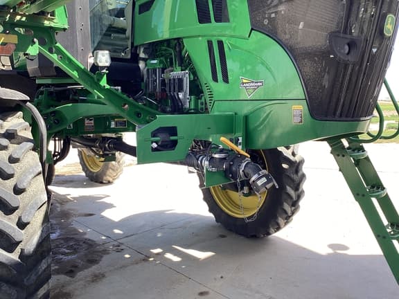 Image of John Deere 412R equipment image 4
