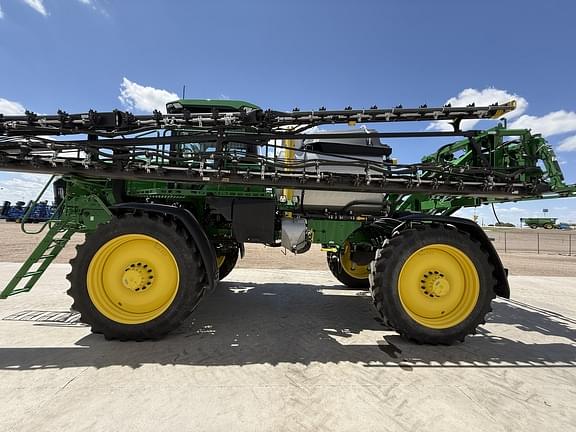 Image of John Deere 412R equipment image 4