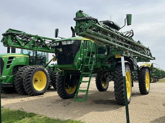 Image of John Deere 412R equipment image 3