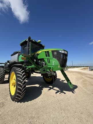 Image of John Deere 412R equipment image 3