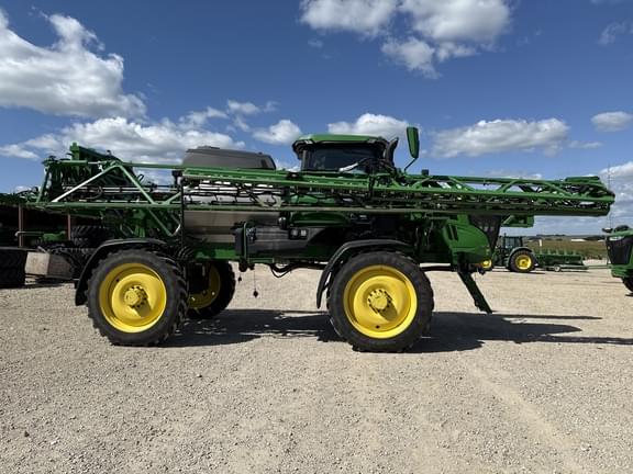 Image of John Deere 412R equipment image 3