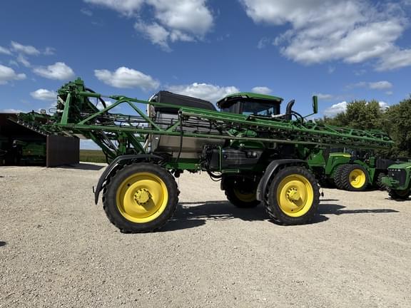 Image of John Deere 412R equipment image 4