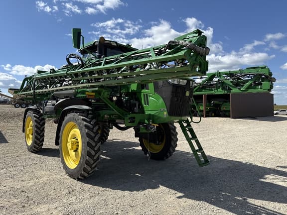 Image of John Deere 412R equipment image 1