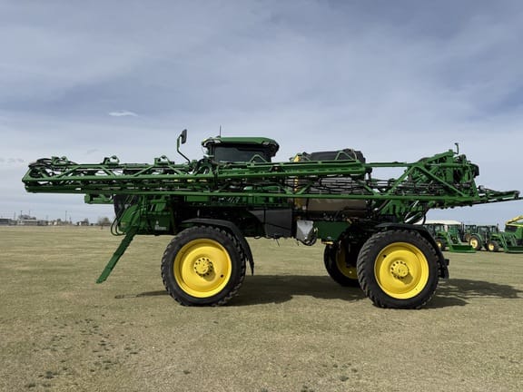 2022 John Deere 412R Equipment Image0